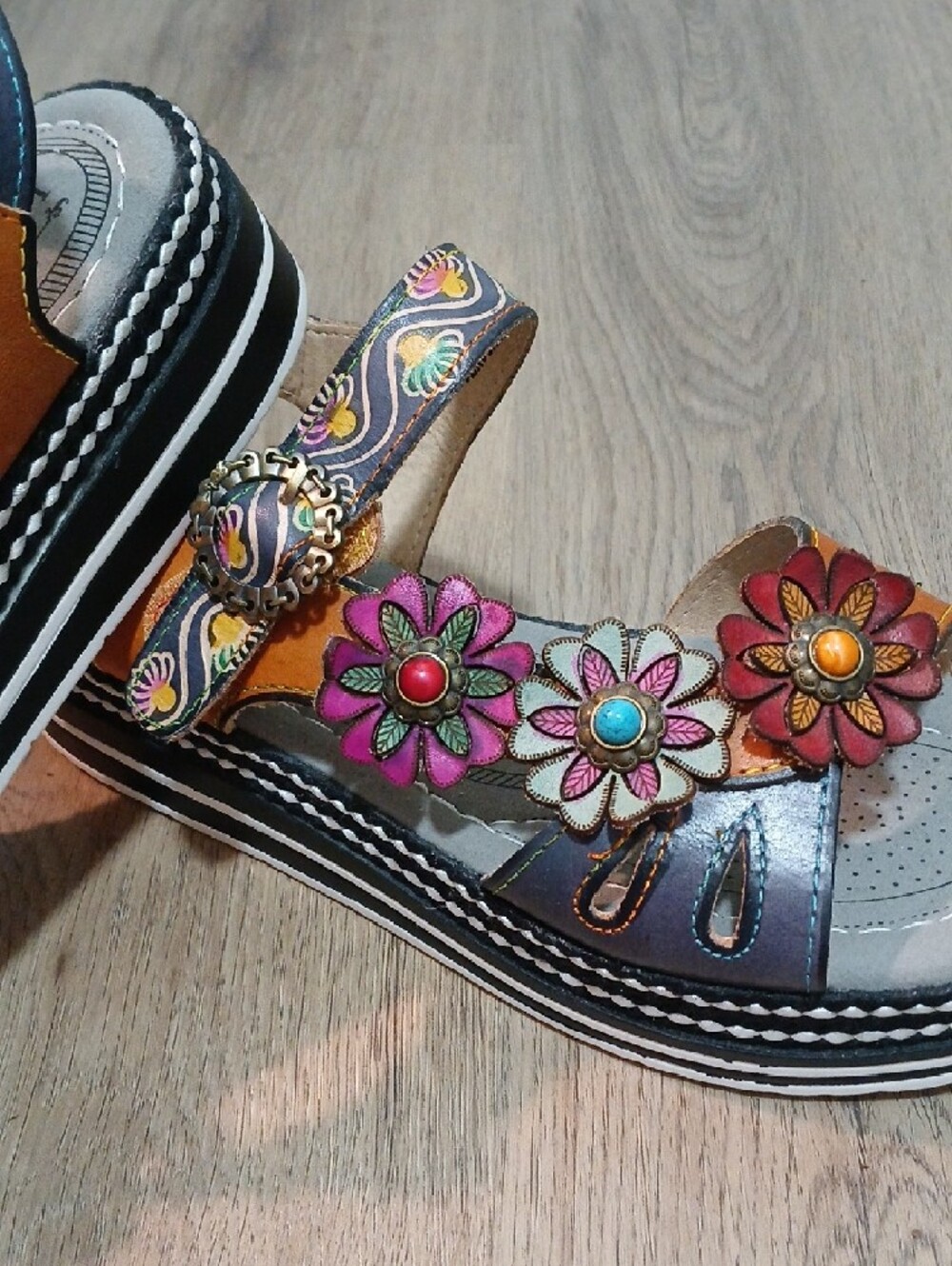 L'Artiste by Spring Step LAGA Women's Floral Leather Sandals in Multicolor SZ39 - Picture 5 of 12